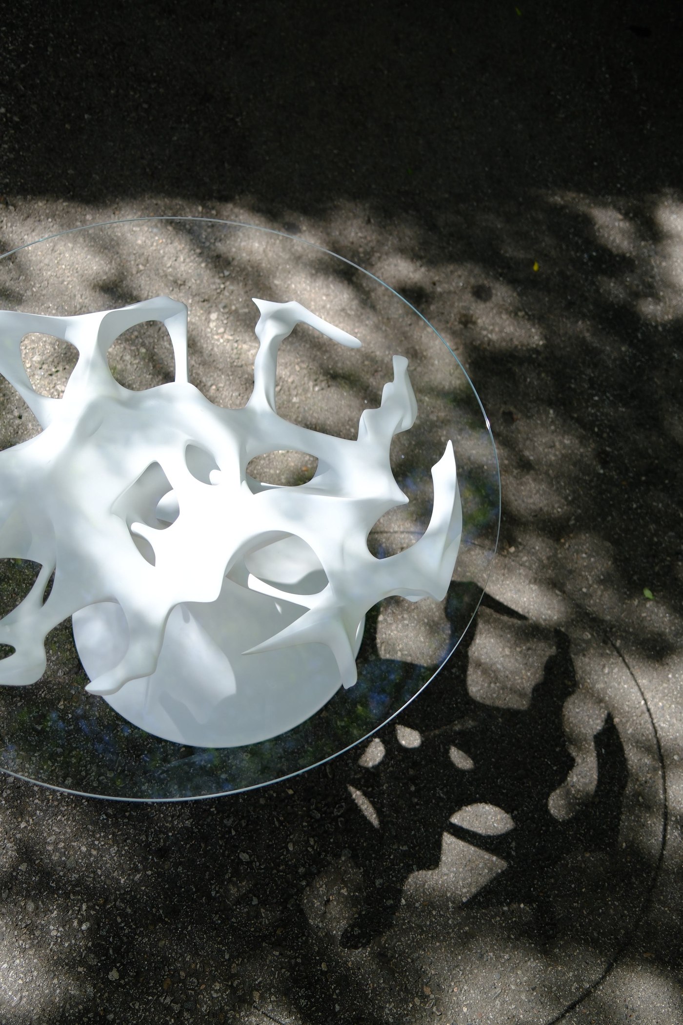 Nudo, coffee table